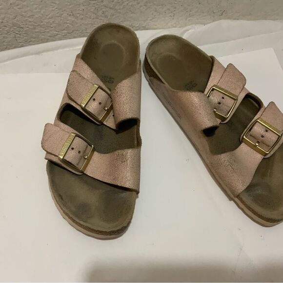 Arizona Birkenstock Washed Metallic Rose Gold Sandals, size 40 L9/ M7 - Picture 1 of 10